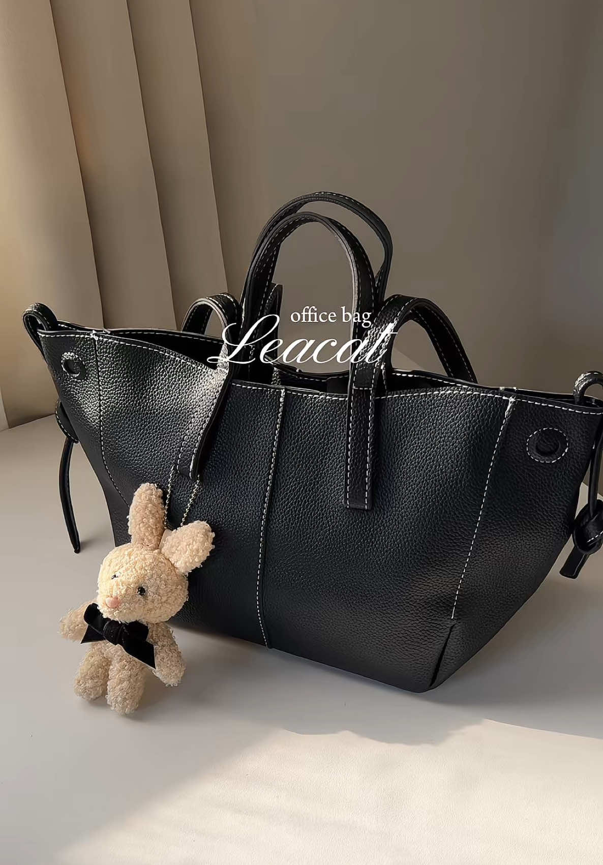 leacat soft leather niche wing tote bag 💫 office bag / college bag #leacat #leacatbag #wingbag #totebag #collegebag #officebag 