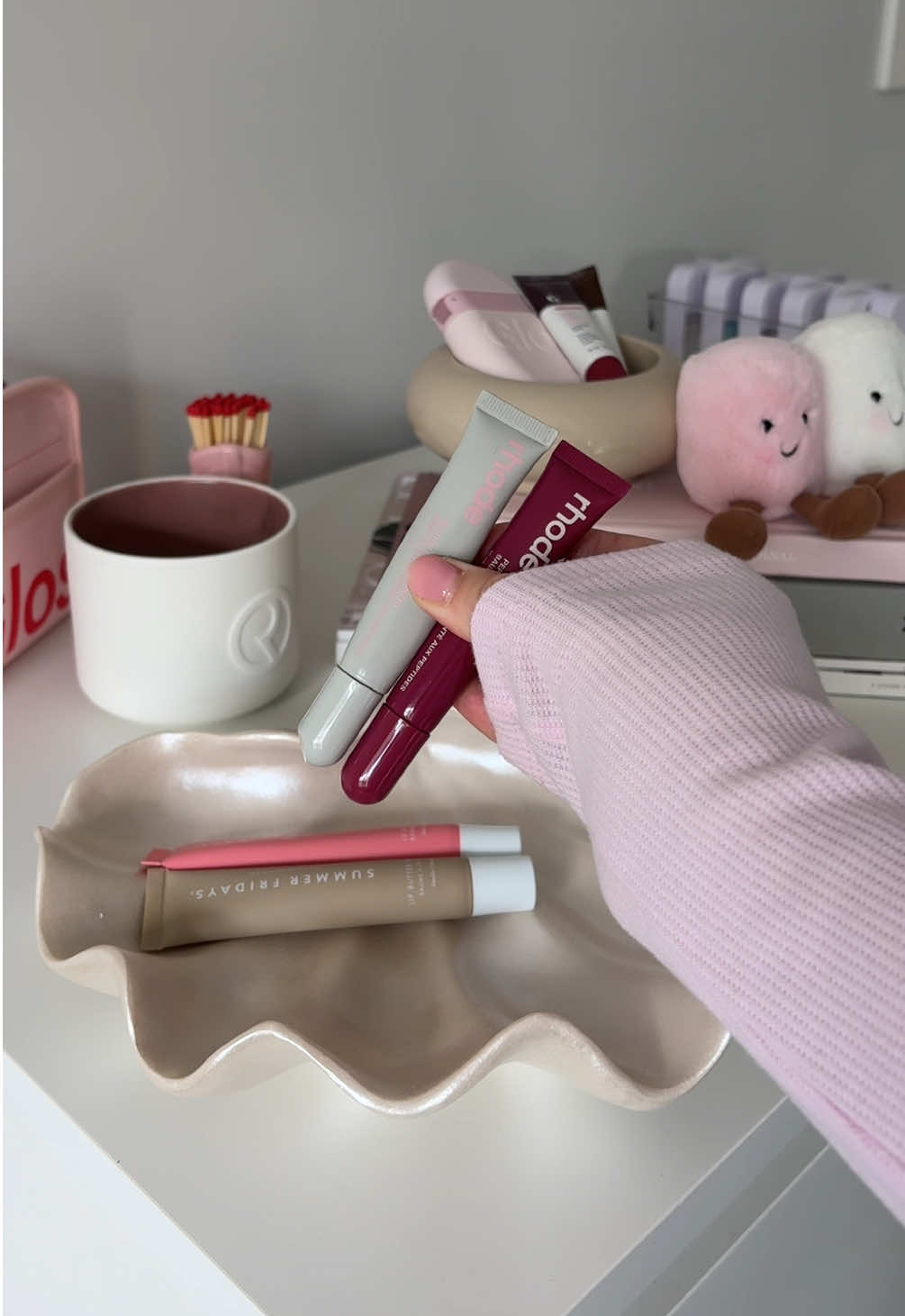 found the perfect purse bowl 🐚🤍 #whatsinmybag #pursebowl #whatsinmypurse #homedecor #shellbowl #kmart #girlythings #trinket #Home #RoomTour #makeup #fyp #foryou @Summer Fridays @rhode skin @touchland @Crown Affair 