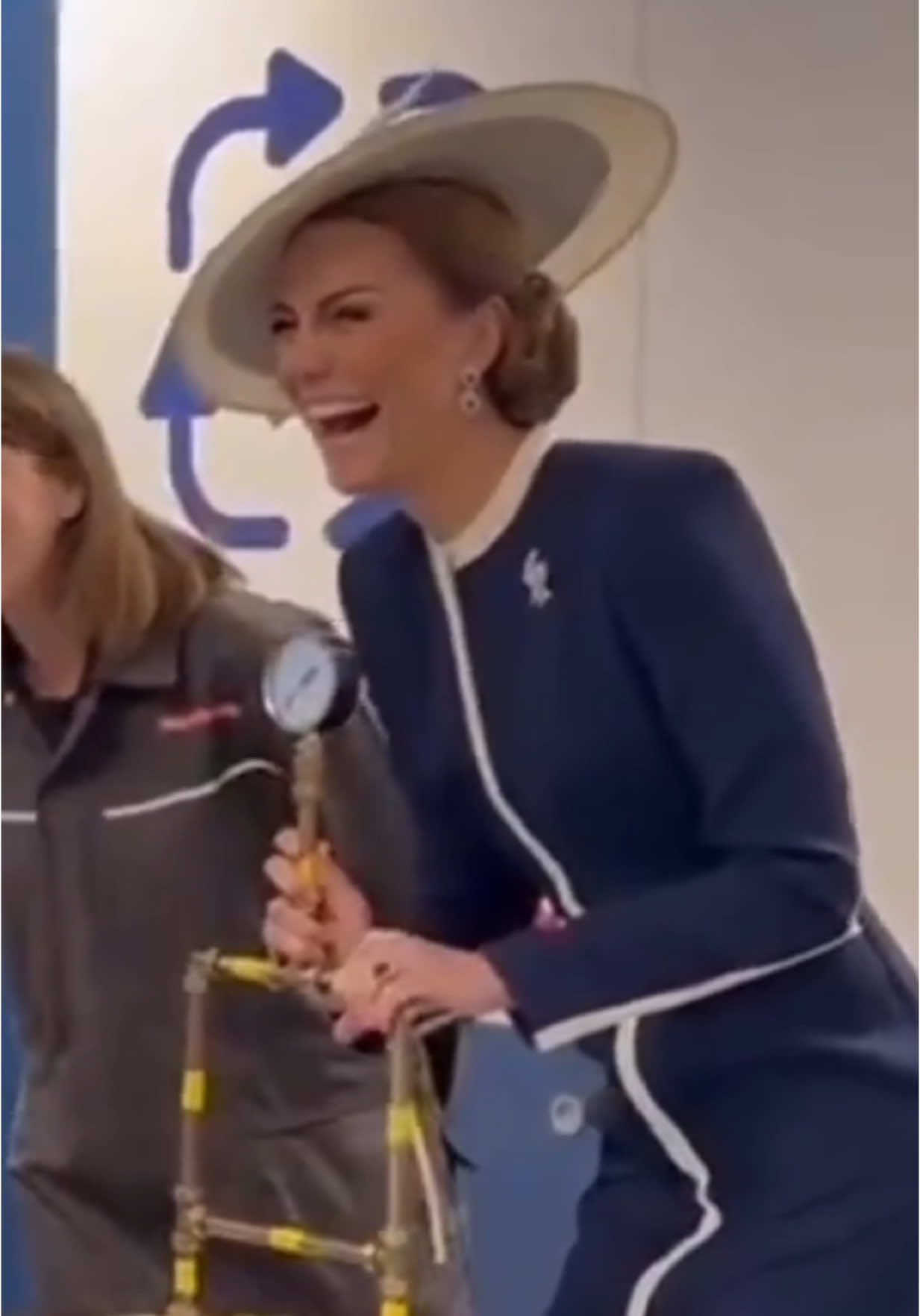 Inst mrsmiddletonx ✨ #kensingtonpalace #katemiddleton  #princewilliam #princess #princesscatherine #katemiddleton #catherineprincessofwales #queen #futurequeen   #princessofwales #princewilliam #princeofwales #princesscatherine #princesscatherineofwales #katemiddleton #duchessofcambridge #princesskate  #princeandprincessofwales #dukeandduchessofcambridge #duchesskate #katemiddletonstyle  #duchesscatherine #catherinemiddleton #royals #royalstylewatch #britishroyals #britishroyalfamily #walesfamily #royalnews  #kateandwilliam  #kateandwills  #royalty 