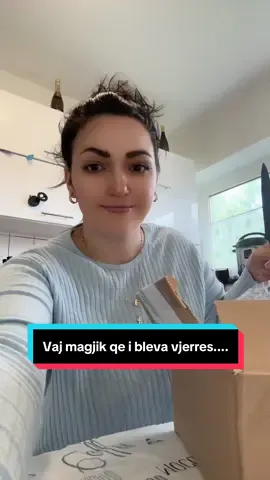 Blija vjerres kete vaj magjik🍸 #shqiptaretnegjermani🇦🇱🇩🇪 #shqiptaretneperbote🇦🇱🌍 #mamatshqiptare🇦🇱 #vjerratshqipetare🇦🇱 #nuseshqiptare #vajfareszeze #schwarzkümelöl 