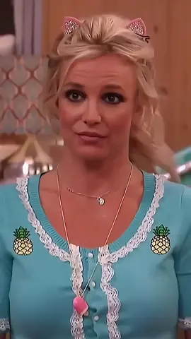 The moment when Britney surprised us with an unanticipated live vocal performance on Jimmy Fallon. 🩷🩷 She looked absolutely radiant here.