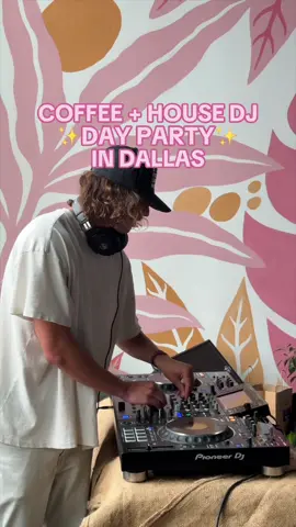 ✨☕️ COFFEE + HOUSE DJ DAY PARTY IN DALLAS // 🎶GET CAFFEINATED AND DANCE TO SOME BEATS ☕️ ✨ #DallasLoveList // Who said getting coffee has to be boring?! @Berni Bean Coffee is back with Berni Beats in Deep Ellum– coffee, house music and all the vibes. ☕️🎵 They’ll have their full coffee menu, a DJ, brunch and local vendors. 🎉 This place definitely gets packed so get there early to avoid a long coffee line!  📍LOCATION // 2820 Elm St, Dallas, TX 75226 📆 WHEN // Saturday May 24th starting at 11:30AM Add it to the Love List 💕✨