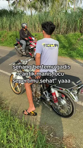 😊@zlytblqs  #gl100w9styl🤙🏻🥰 #foryou #4u #xybca #cepekhits #malang24jam #fypage #herex1200m 