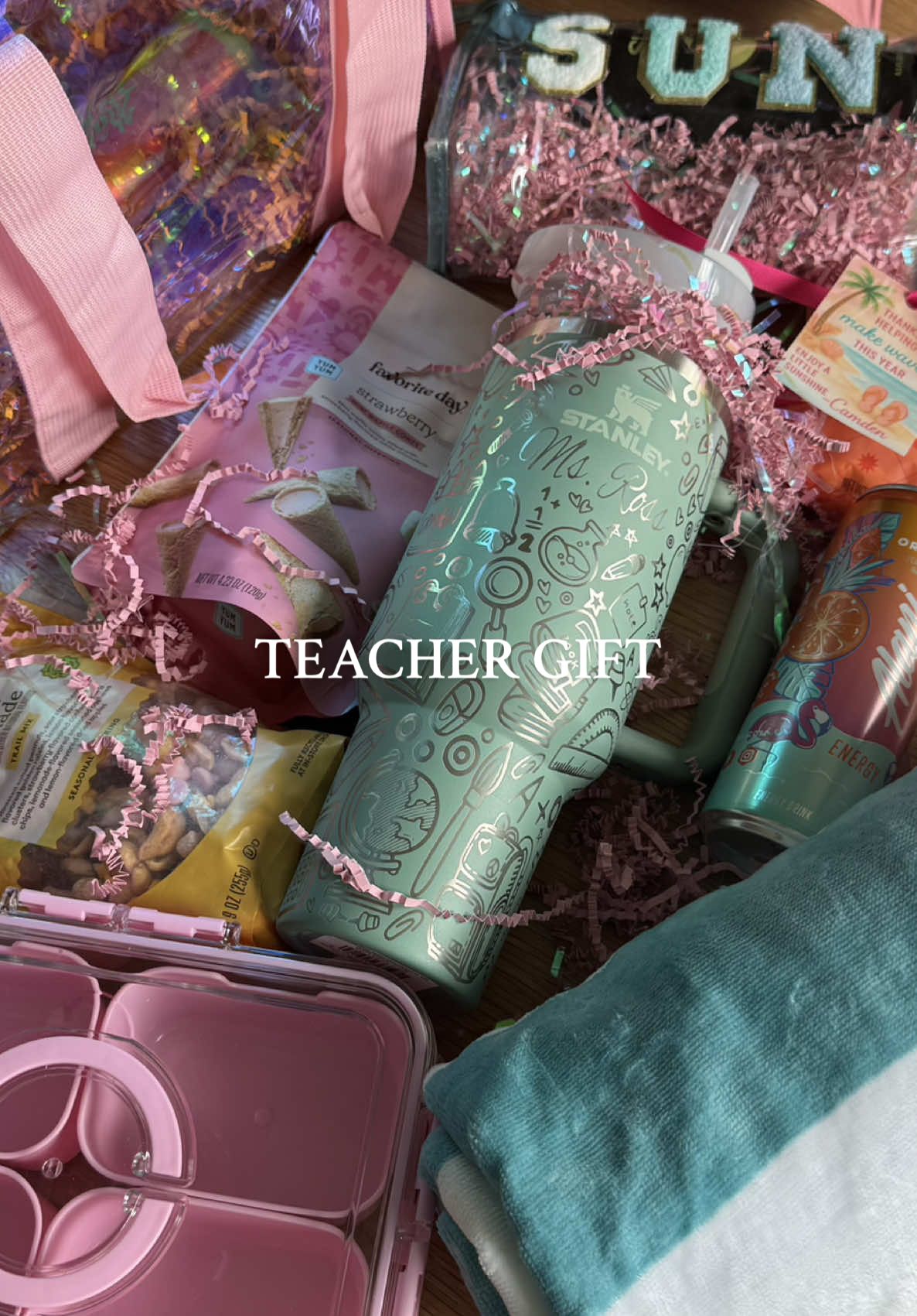 Beach, please… our teacher earned this ☀️🍉👙⛱️🏝️#asmr #MomsofTikTok #packwithme #giftideas #lastdayofschool #teachergiftinspo #teachergift #summervibes 