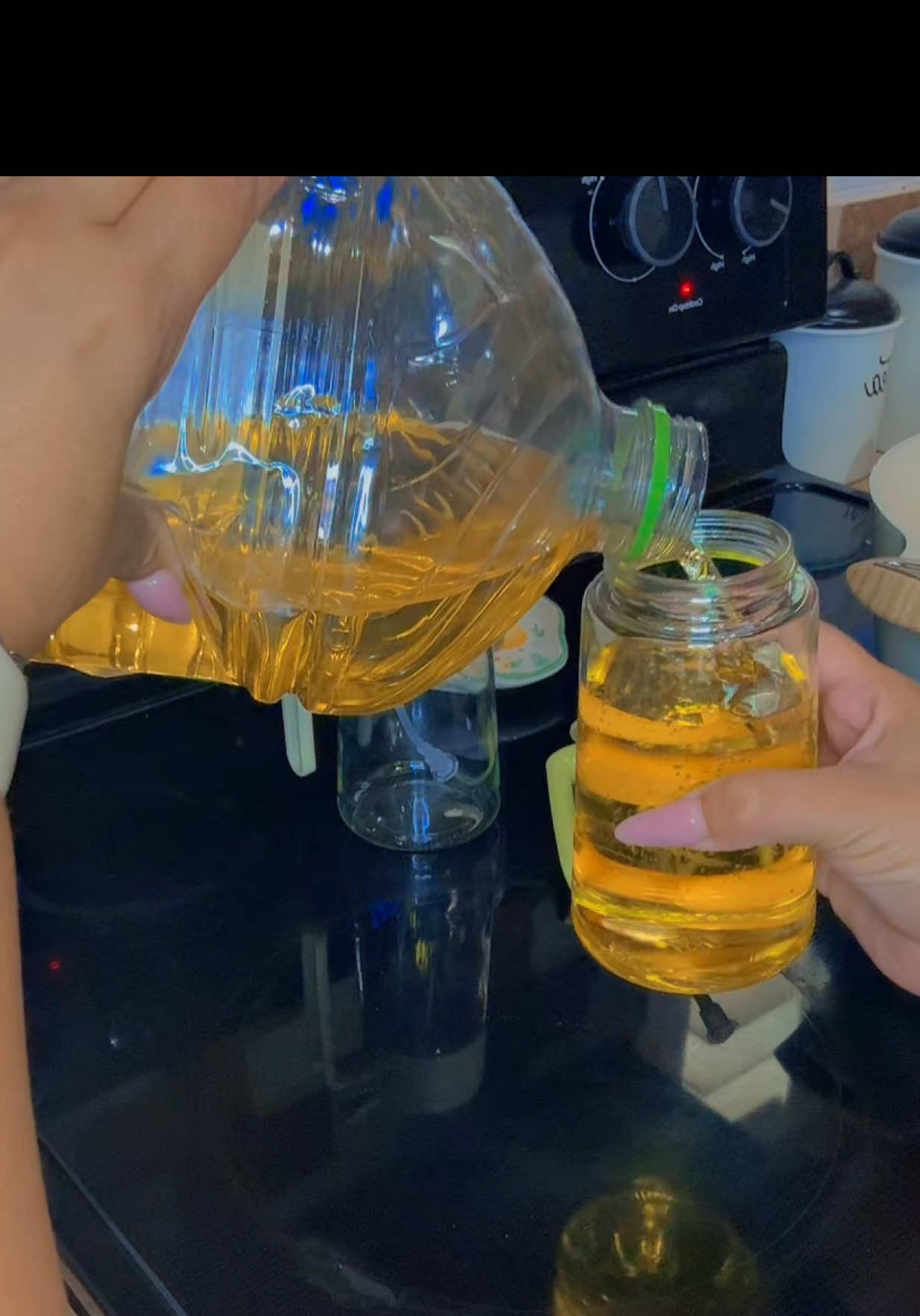 2 en 1 🍳🌽 #spray #oildispenser #oildispenserbottle #multicolor #toktokshop #misherk #dispensadordeaceite #oliveoil #aceitedeolivo #🫒 