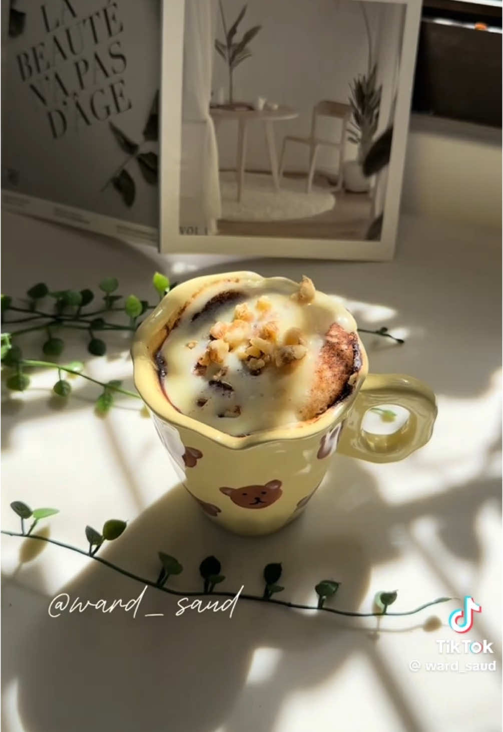 سينابون المايكرويف بدقيقة! حلى سريع ولذيذ بشكل مو طبيعي! الوصفة من المبدعه @وَرد سعود 🌻مرخصة إعلامياً وأنا شخصياً جربته… النتيجة؟ إدمان من أول مرة! الطريقة؟ ولا أسهل! شوفوا الفيديو وجربوه، وشاركوني رأيكم. #وصفتهم  #حلى_سريع  #سينابون_المايكرويف #جربتوها_ولا