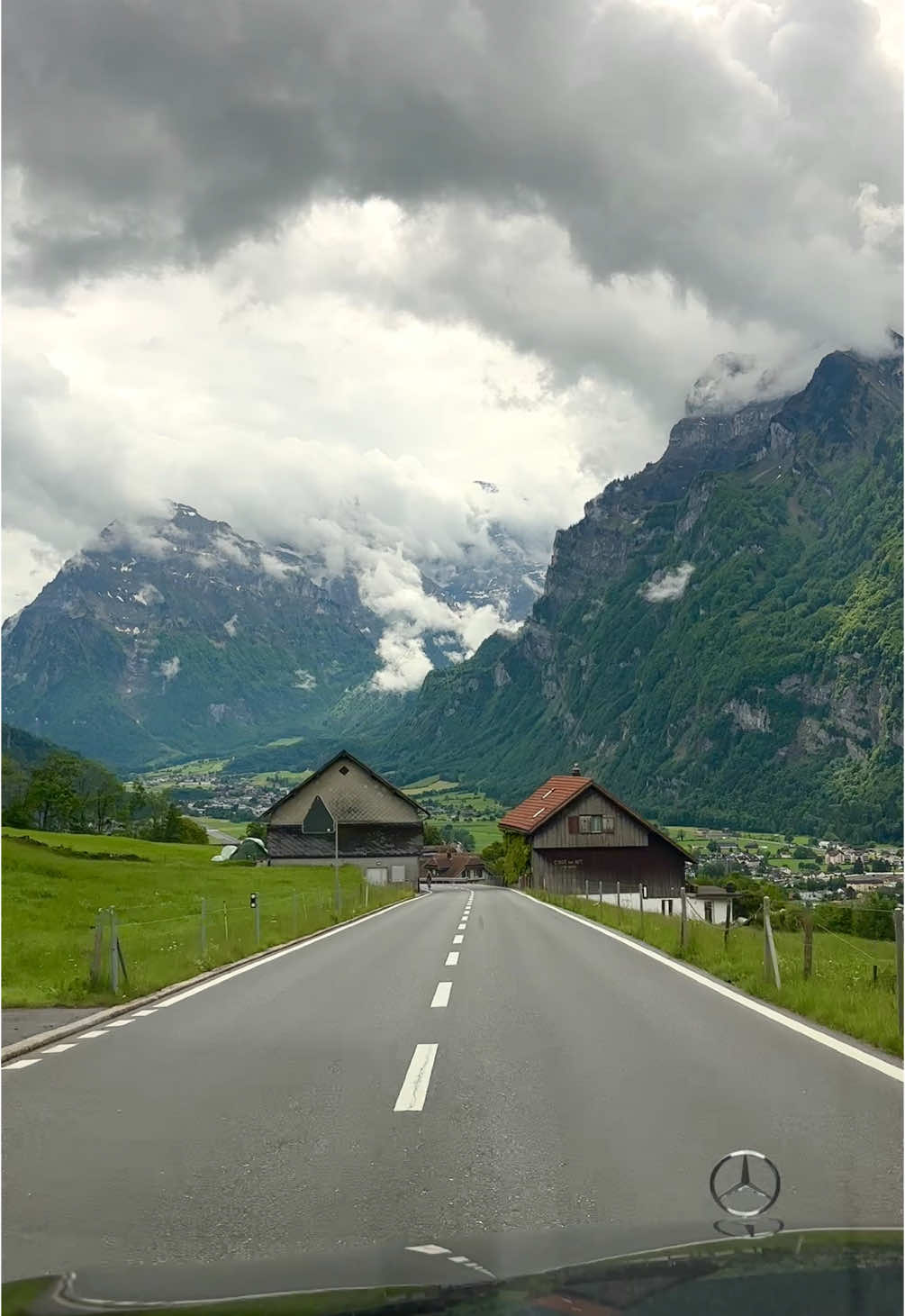 #mountain #mountains #nature #naturevibes #naturelove #naturelover #mountainlife #mountainview #mountaingirl #trip #drive #ontheroad #road #roadtrip #swiss #swissroads #switzerland 