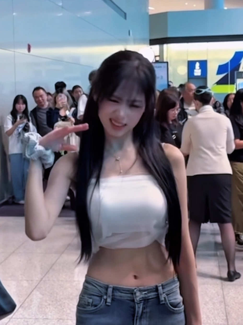 Bye mau bobo dulu👋😴💤  #ahyeon #아현 #babymonster 