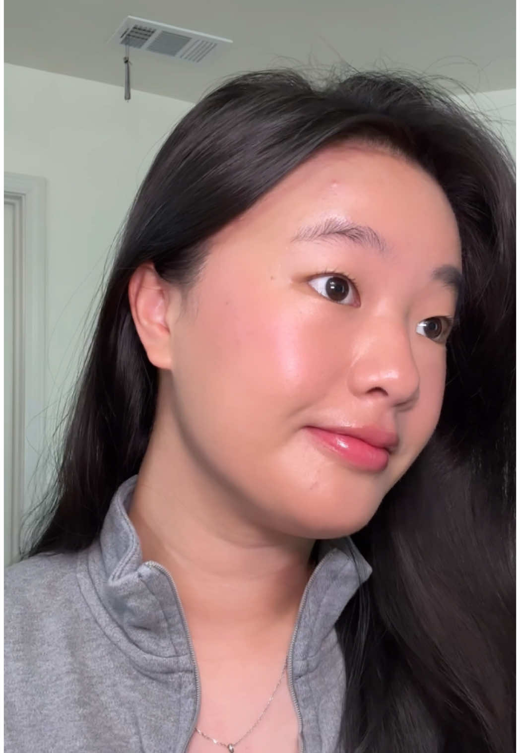 Don’t run, SPRINT 🏃🏻‍♀️ Stock up on the iconic liquid blushes and glossybounce lippie! I’ve been using the Saie Big Brush for 2 years and it blends EVERYTHING!!  Go shop @Saie website for 20% off! 🏷️: #skincareroutine #discoverunder10k #asiancontentcreator #kbeauty #skincare #ugccreator #skincaretip #SkinCare101 #kbeauty #kbeautyroutine #winterskincare #skincareproducts #beauty #makeup #saiebeauty #glossybounce #friends&familysale