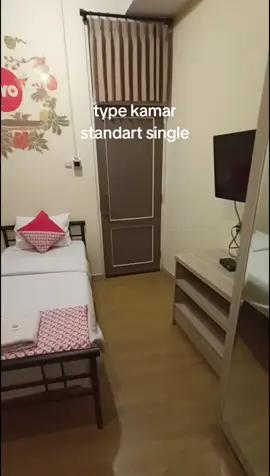penginapan dengan harga terjangkau, info boking & reservasi ☎️082390404463(management) 📍maps oyo 165 k60 residence jln.bukit kencana sari blok k no60 dukuh pakis surabaya  #staycation #hotelsurabaya #k60residence 