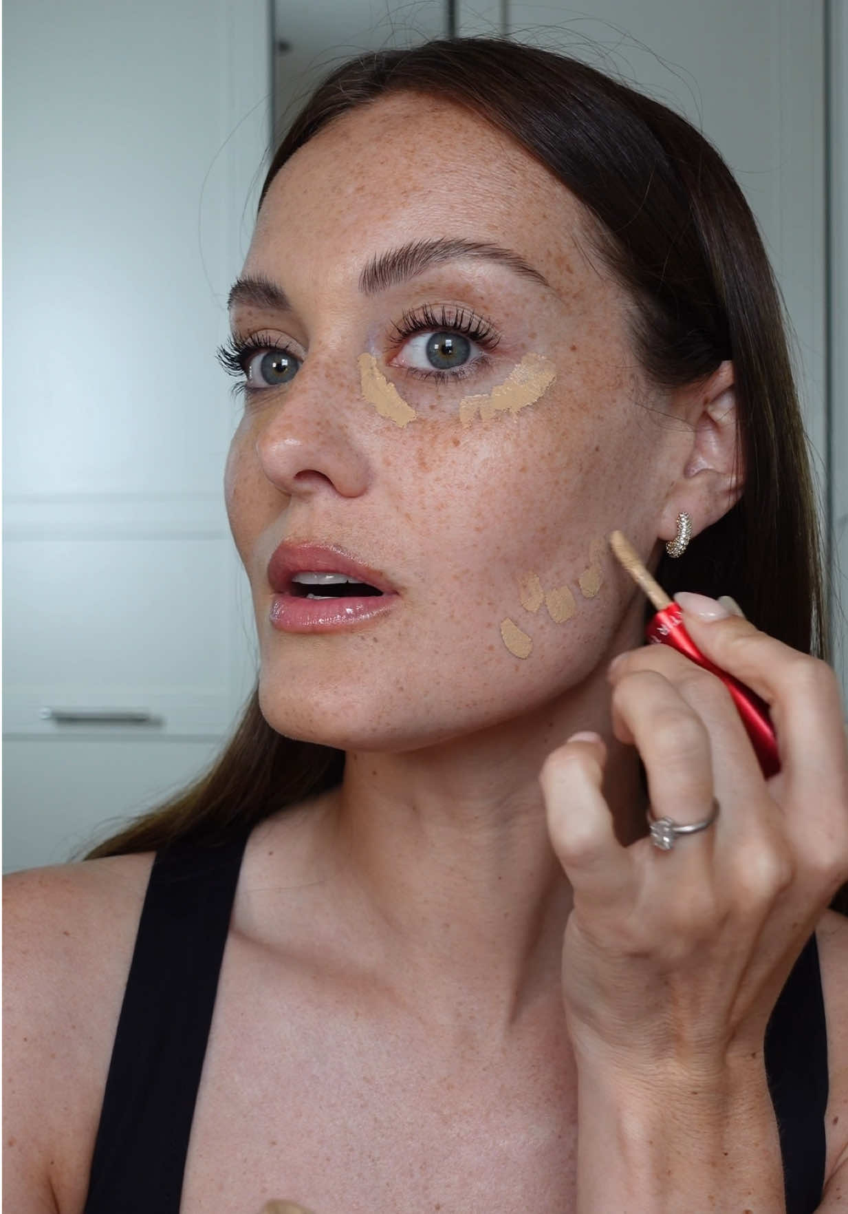 Proof that sometimes you just need a little concealer and that’s it! I’ve just added this to my wedding makeup bag, eekk! @TIRTIR Inc. product: Glide & Hide concealer AD #tirtir #tirtirpartner #glidenhideconcealer #redtostartredtostay 