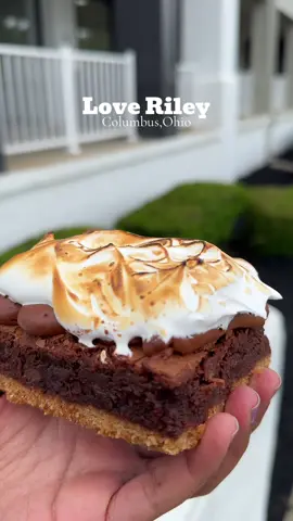 Made a quick stop at @Love Riley after the gym today and wow this s’mores brownie is a must try. It’s worth every penny and gelatin free! They’re also serving Dubai chocolate cupcakes along with a bunch of other wonderful flavors. Make sure to stop by and support this local business! The service is always amazing🤍 • • • • • • • • #columbus #columbusohio #cbusfoodscene #columbusfoodie #ohio #614living #ohioeats #thingstodoincolumbus #Foodie #foodietiktok #cbuseats #dessert #brownies #localbusiness 