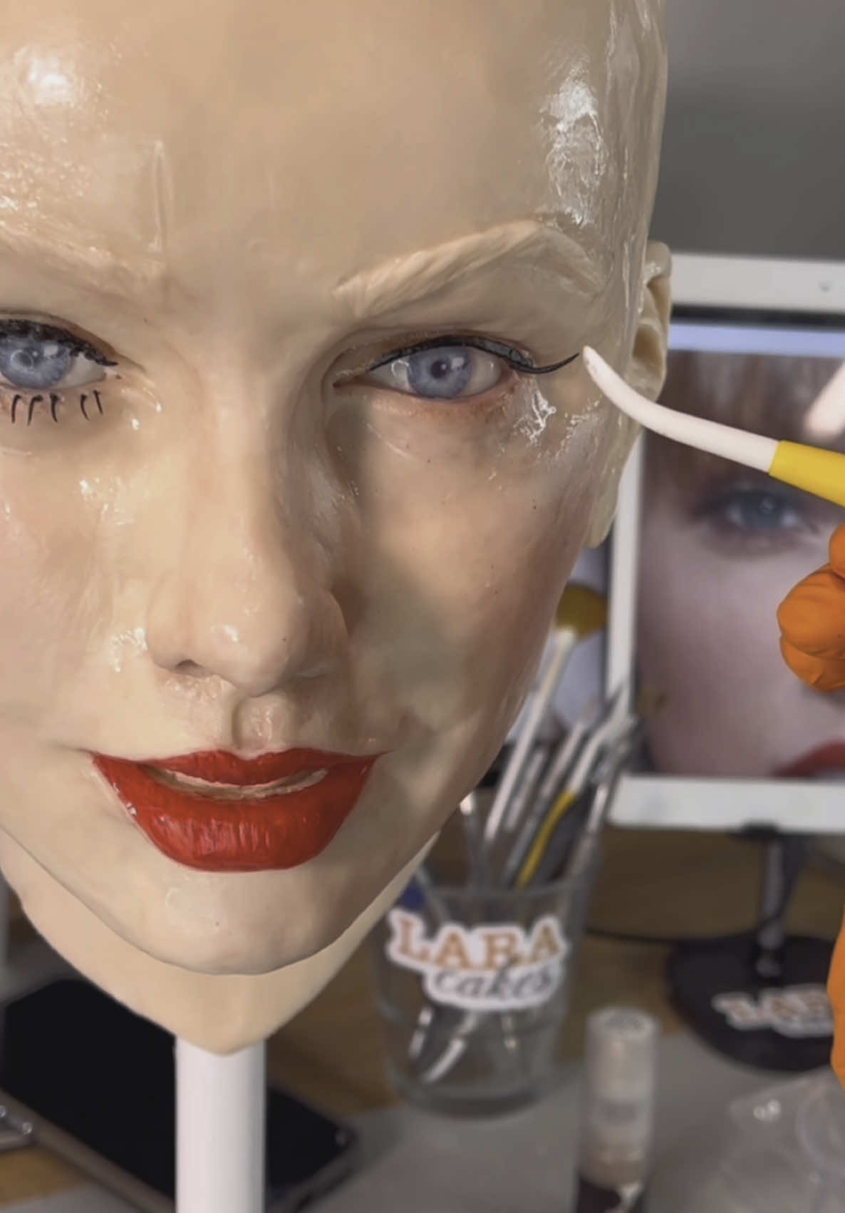 Will this cake every go out of style? #taylorswift 