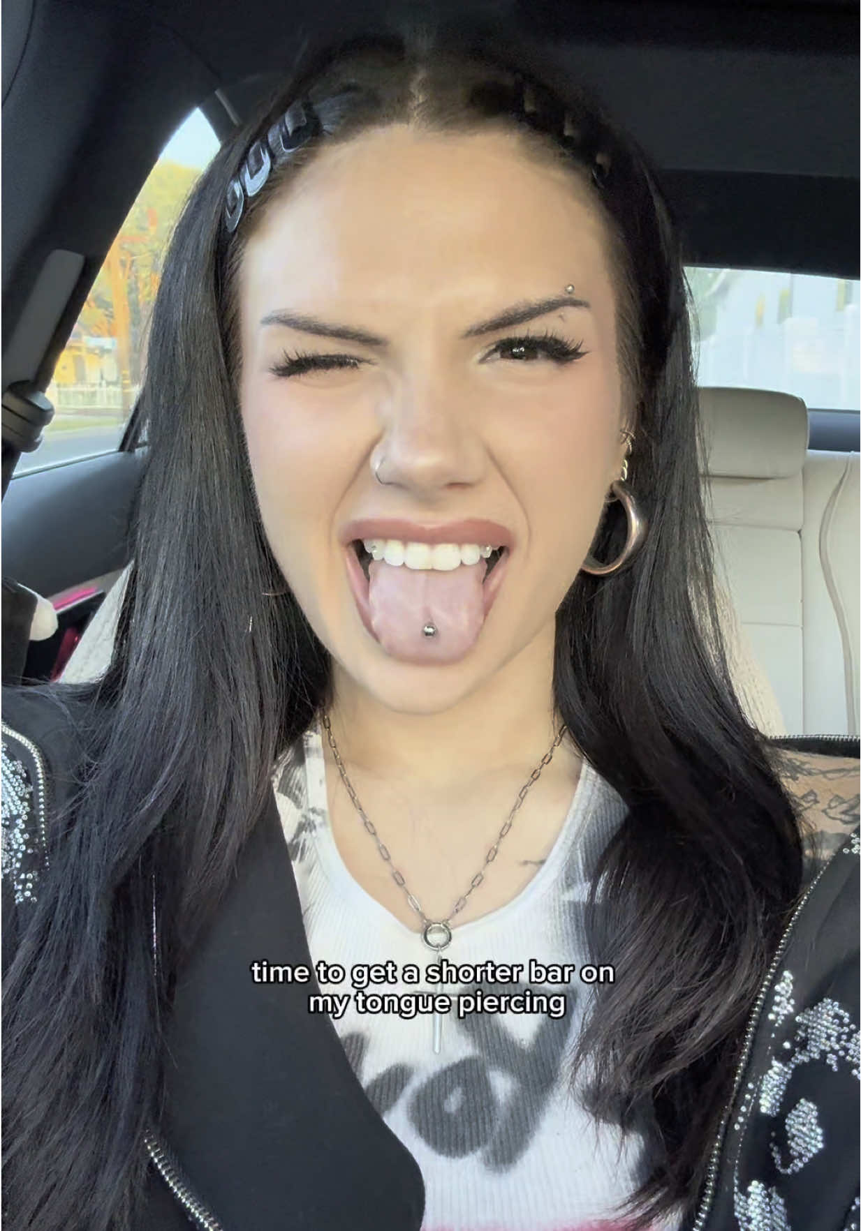 this is ur sign to get a tongue piercing hahahah #piercing #tonguepiercing
