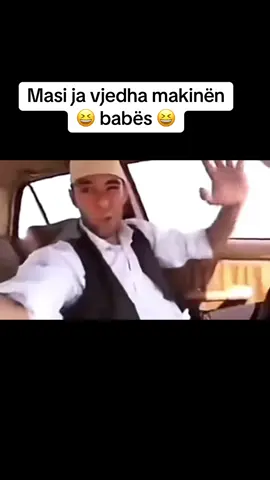 Jashhaa babo 🙈 #viral_video #memestiktok #hajgareshqip #humorshqip #goviral #laughing #dhezmotrentaqifsha #stupcat #egjeli 
