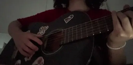 انا اصلا مشكلتي فعينها#R #اكسبلور #fyp #explore #guitar #🎸 #جيتار #لسه_بحنلها 