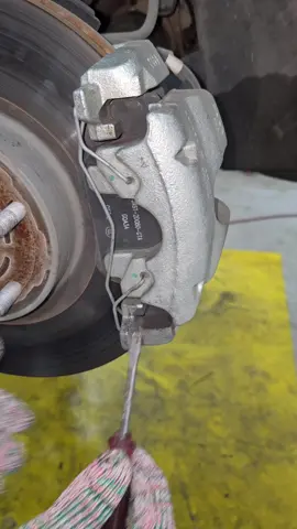Ford Taurus front brake service guide #DIY #mechanic #automotive 
