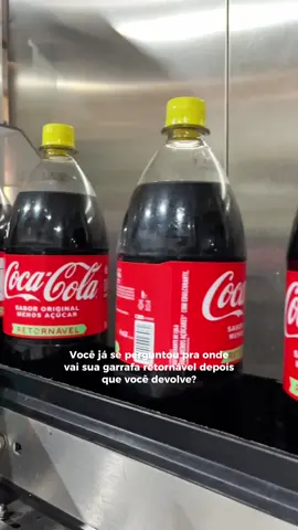 Sua garrafa retornável faz um caminho incrível até voltar pra você… e agora esse ciclo pode te encher de prêmios também! Consulte o regulamento no site https://www.coca-cola.com/br/pt/offerings/vai-de-retornavel 💛♻️ #BrasalRefrigerantes #CocaCola #Retornaveis 