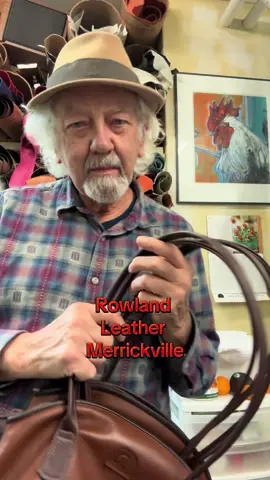 I’m finishing off some leather bags today. Watch me.#madeincanada #craftsmanship #Merrickville 