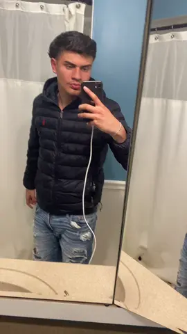 Phone was dying while pooping😔#fypシ #parati #paratii #fypシ #guero #porla15alsurmevoy 