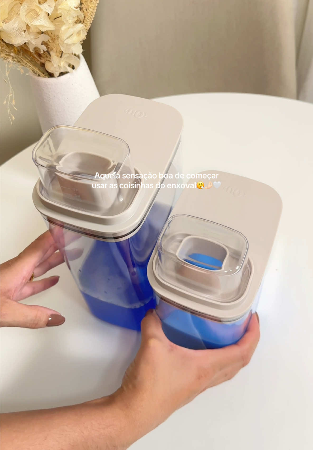 Essa sensação ninguém explica! 😮‍💨 Finalmente começar a usar tudo depois de meses e meses do meu enxoval de casa guardado! 🏡 #enxovaldecasanova #casanova #comprasdecasa #shopee #organizadores ##shopeecheck #shopeefinds #lavanderia 