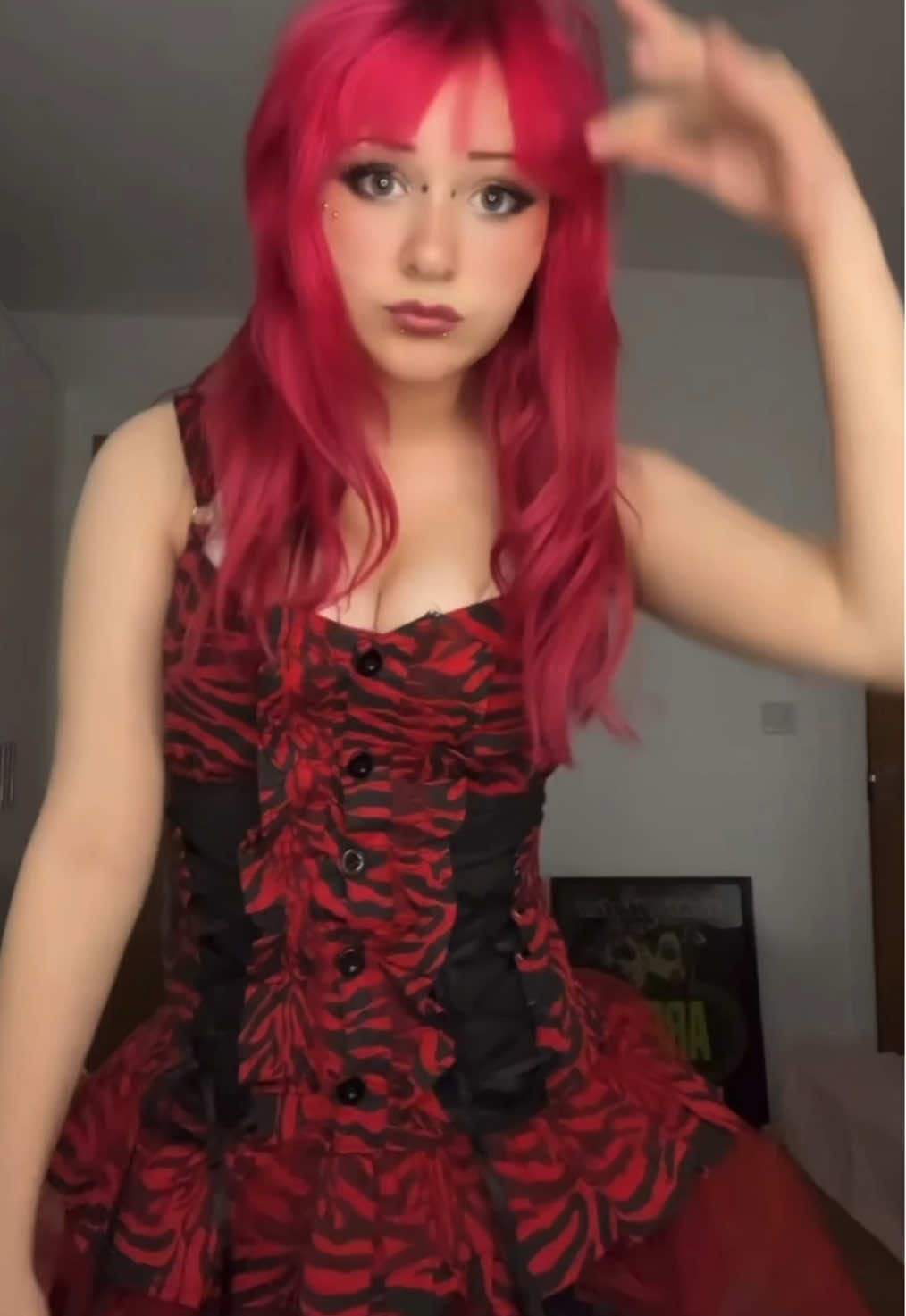 Need a kebab.💕 #fyp #pinkhair #alt #onskib #alternative #foofighters #davegrohl #skibidi 