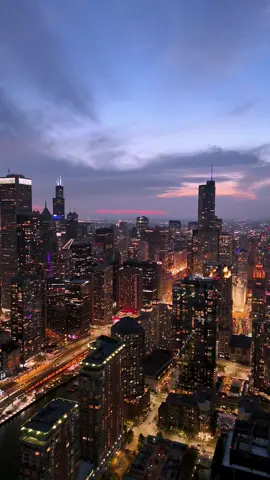 Chicago Sunsets  #chicago #chicagonews #viralreels #chicagotiktok #foryourpage #chicagovibes #chicity #viral #bestofchicago #chicagosunset #fyp #sunset 