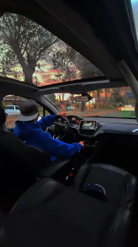 Uno old, si quieren la playlist de reggaeton old me mandan por ig:Matipucheta7 #drive #car #peugeot208 #argentina #fypシ゚ 