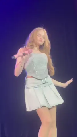 песня: лп @milana star ну сегодня постараюсь быть на активном #эдитор #milandiks #интересно #певица #шикарная #блогер #elbruso #миланастар #on #fpy #концерт #интересное #видео #мисс 