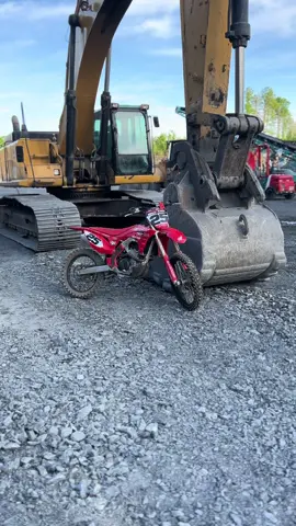 Some riding clips?#crf250r #honda #dirtbike #tiktokviral #foryoupage #fypageシ 