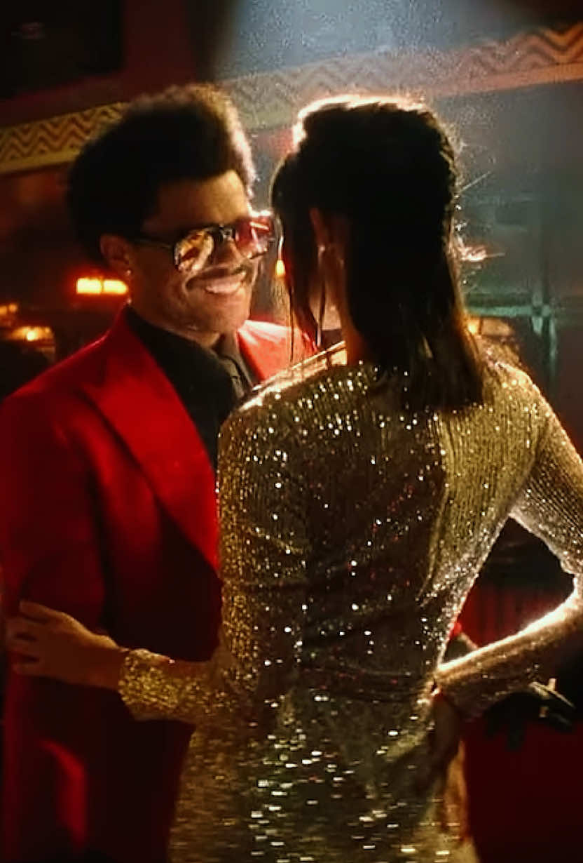 The Weeknd - Blinding Lights #musica #hit #pop #nostalgia #theweeknd #dancer #lights 