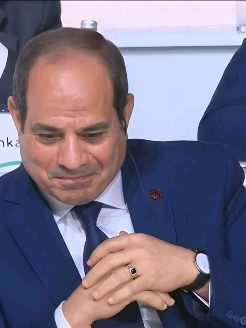 الرئيس السيسي: الفساد ما بيتحاربش بالخواطر ولا بالتوعية، الفساد يتحارب بمنظومة كاملة لوجبهته بما فيها تحييد العامل البشري.. 