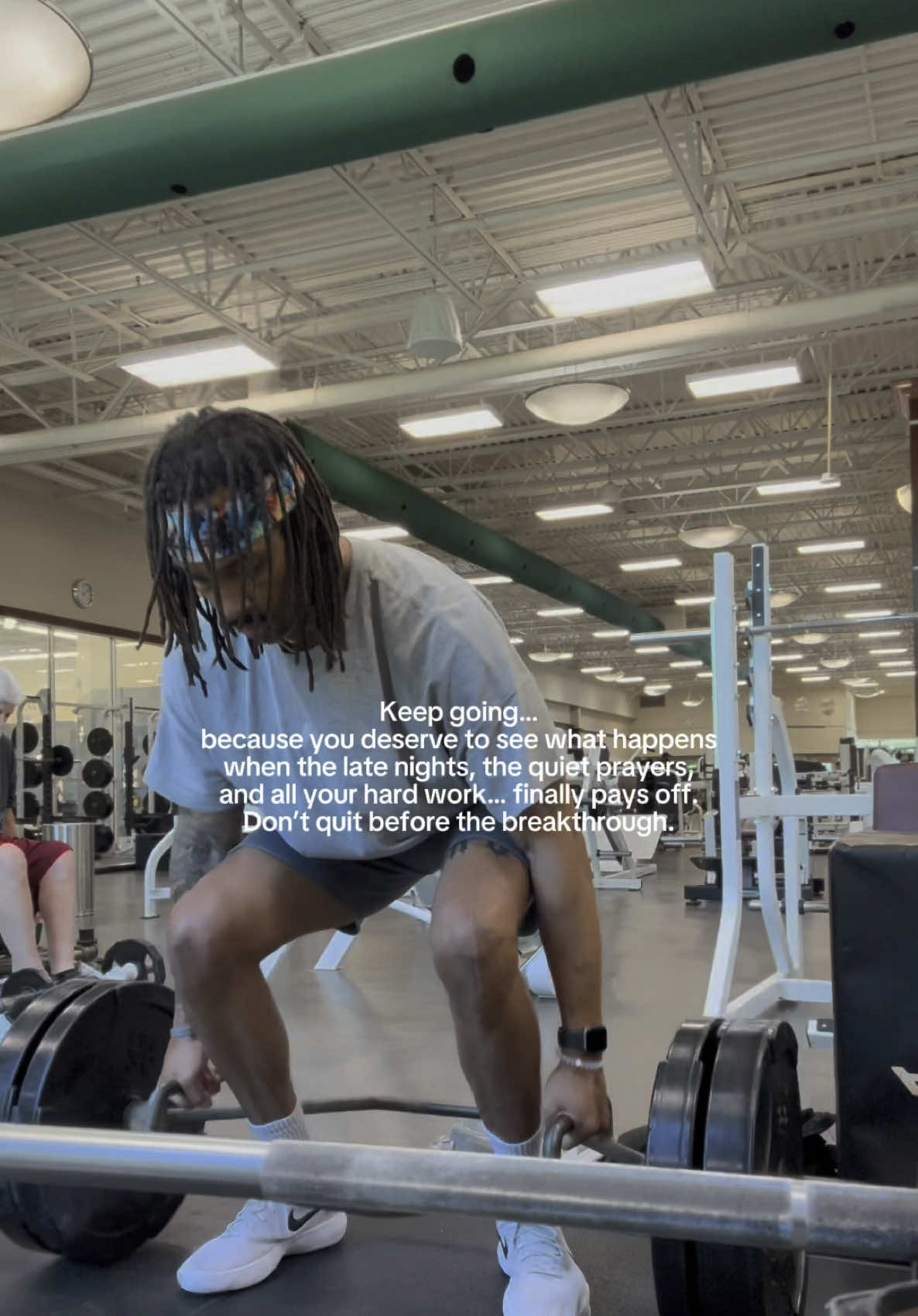 If you in this place…. Just know I’m with you too 🙏🏽 . . . #billyeilish #birdsofafeather #gym #locs #dallas #lifetimefitness 