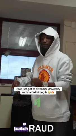 Raud just got to Streamer University and started hitting ts #raud #streameruniversity #fyp #trending #viral 