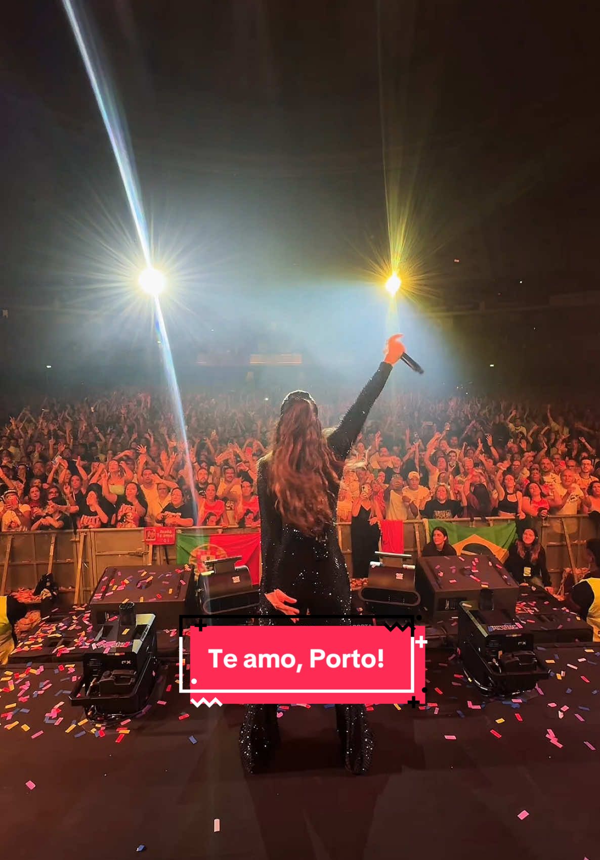 Um bolo de gente contente em Porto! Amo vocês!🇵🇹❤️💚 
