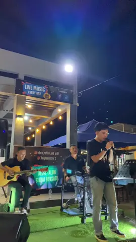 #mangu #livemusicacoustic #alunalunsinjaibersatu 