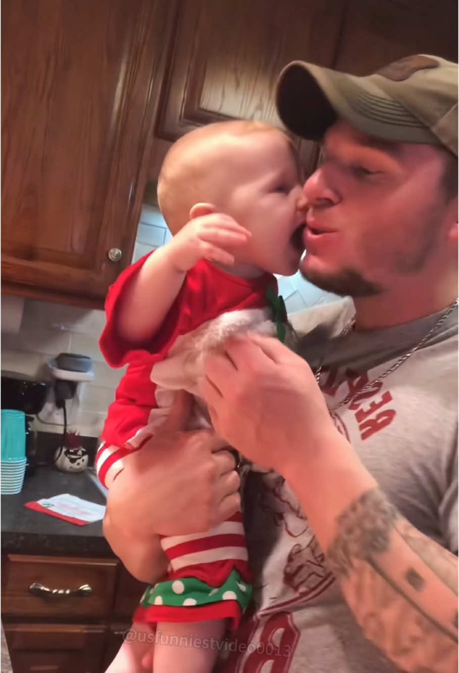 Babies react differently when they see food 😂😂🤣#baby #try #kid #babytiktok #funnyvideos #babyvideos #foryou #cutebaby #fyp #babiesoftiktok 