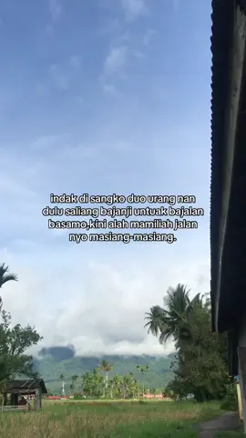 Anggap sajo sebuah pelajaran perjalanan hidup#qoutes #minangstory #minangstory01 #storyminang #storyminang #qoutesminang #minangsad #fyp #katakata #katakataminang 