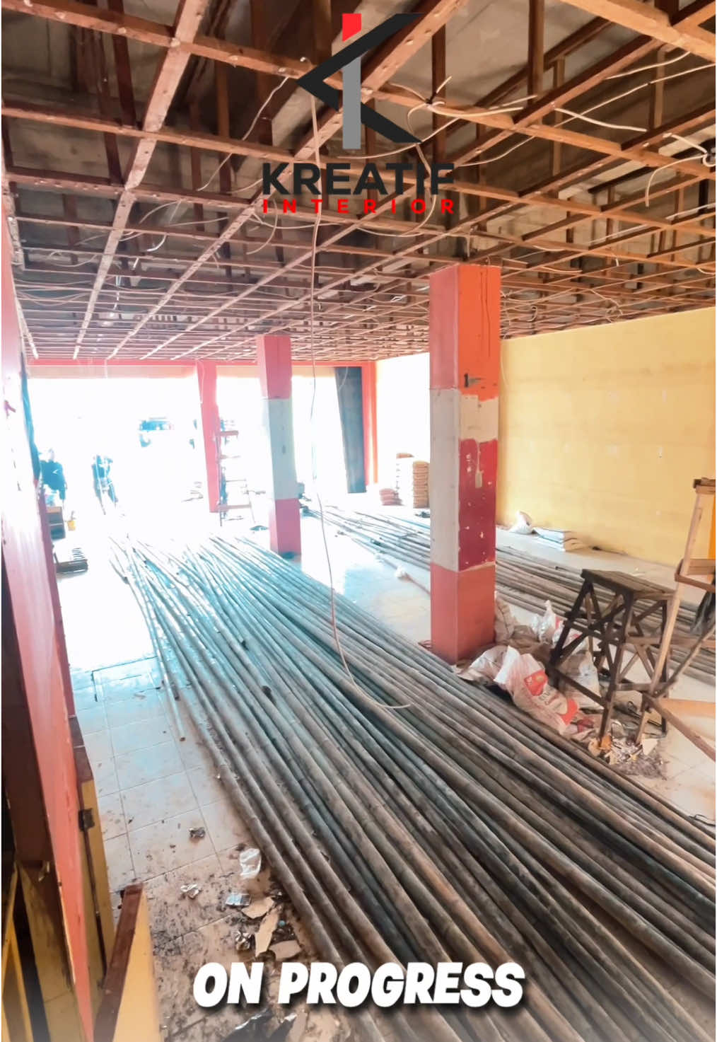 New project 📐➡️🏬 Stay tuned for more updates! KREATIF INTERIOR PONTIANAK 💼 Office & Workshop : Jl. Nirbaya, No: B2-B4 ⏰ Jam Opersioanal : 08.00 - 17.00 ☎️ +62 878-7538-2811 #kreatifinterior #interiorpontianak #pontianak #renovasirumahpontianak #project #progress #CapCut 