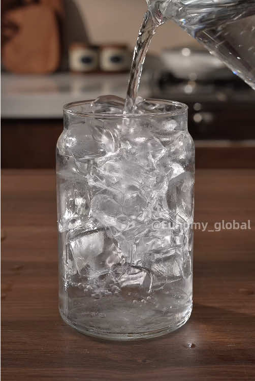Ice maker that eliminate weird ice tastes #euhomy #ice #crescentice #icemachine #icemaker #euhomyicemaker #iceasmr #icemachine #clearice #countertopicemaker #kitchenfinds 