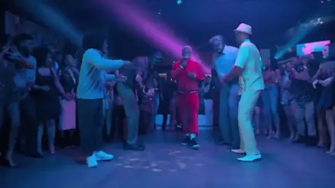 Get Jiggy 🏀 #uncledrew #uncledrewdancing #kyrieirving #getjiggy #viral 