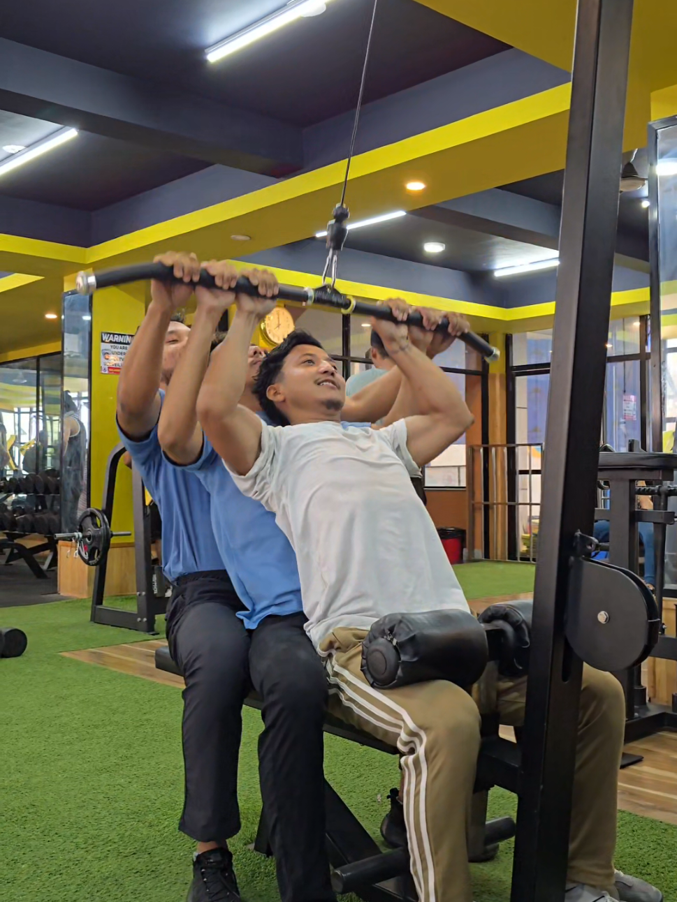 POV : you go to gym between 6 to 8 am 🤦‍♀️ @ᴘʀᴇsɪᴅᴇɴᴛ @Kalanki Gym Center @Milan official 💙 @🅑🅘🅚🅔🅢🅗💫  #fypp #laugh #lol #funny #comedy #funnymoments #funnygymvideos #gymviral #Fitness #foryoupage #gym  #creatorsearchinsights 