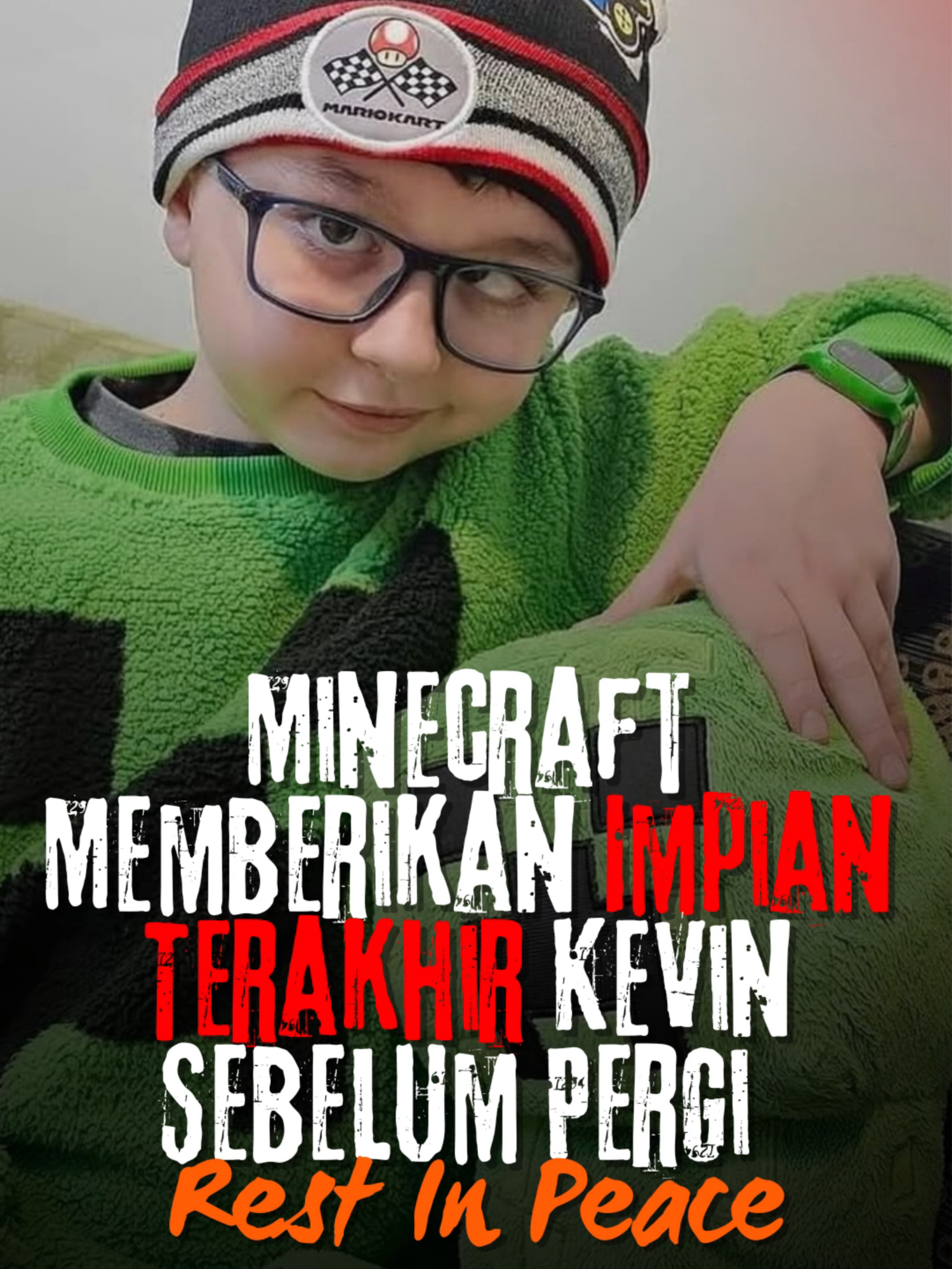 😢 Minecraft Membantu Wujudkan Impian Terakhir Kevin yang Mengharukan! Ini Ceritanya! 💔 Ini adalah kisah yang akan menyentuh hatimu. Kevin, seorang anak berusia 9 tahun yang sedang berjuang melawan kanker otak langka, memiliki impian terakhir untuk menonton film Minecraft. Meskipun dia hanya memiliki beberapa minggu untuk hidup, ibunya berjuang keras agar Kevin bisa menjadi orang pertama yang menonton film tersebut—sebelum film itu dirilis! 💖  Berkat perjuangan sang ibu dan dukungan dari Warner Bros, Kevin akhirnya mewujudkan impian terbesarnya, bahkan mendapatkan kesempatan video call dengan Jack Black dan Jason Momoa! Namun, hanya 11 hari setelah impiannya terwujud, Kevin meninggal dengan tenang di pelukan ibunya.  Tonton video ini untuk mengenang kisah luar biasa tentang cinta, keberanian, dan impian yang menjadi kenyataan! 🌟\  #MinecraftMovie #KevinImpiannyaTerwujud #KisahInspiratif #AnakPemberani #MinecraftFilm #CintaSeorangIbu #ImpianTerakhir #JackBlack #JasonMomoa #FilmMinecraft