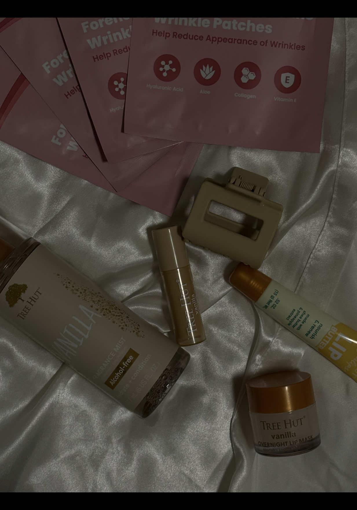 Night care hits different 🌙 Clean skin, lip mask on, peace mode: activated. Because waking up glowing isn’t luck — it’s routine 💆‍♀️✨ #NightCare #EveningRoutine #SkincareBeforeBed #SelfCareVibes #GlowUpJourney #UGCcreator #UGCbeauty #UGCskincare #ContentCreatorLife #RealRoutine #TreeHutLips #NightSkinCare #SoftLipsOnly@Tree Hut 