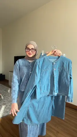 Korang jangan lupa grab herra tau!! cantik and selesa pakai tau ✨✨