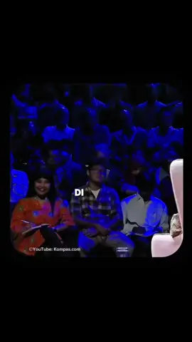 DI DPR sekarang siapa yang mewakili orang kecil? #kutubuku #romomagnez #filsuf #kiri #orangkecil #dpr #wakilrakyat #fypage #fypシ゚ 