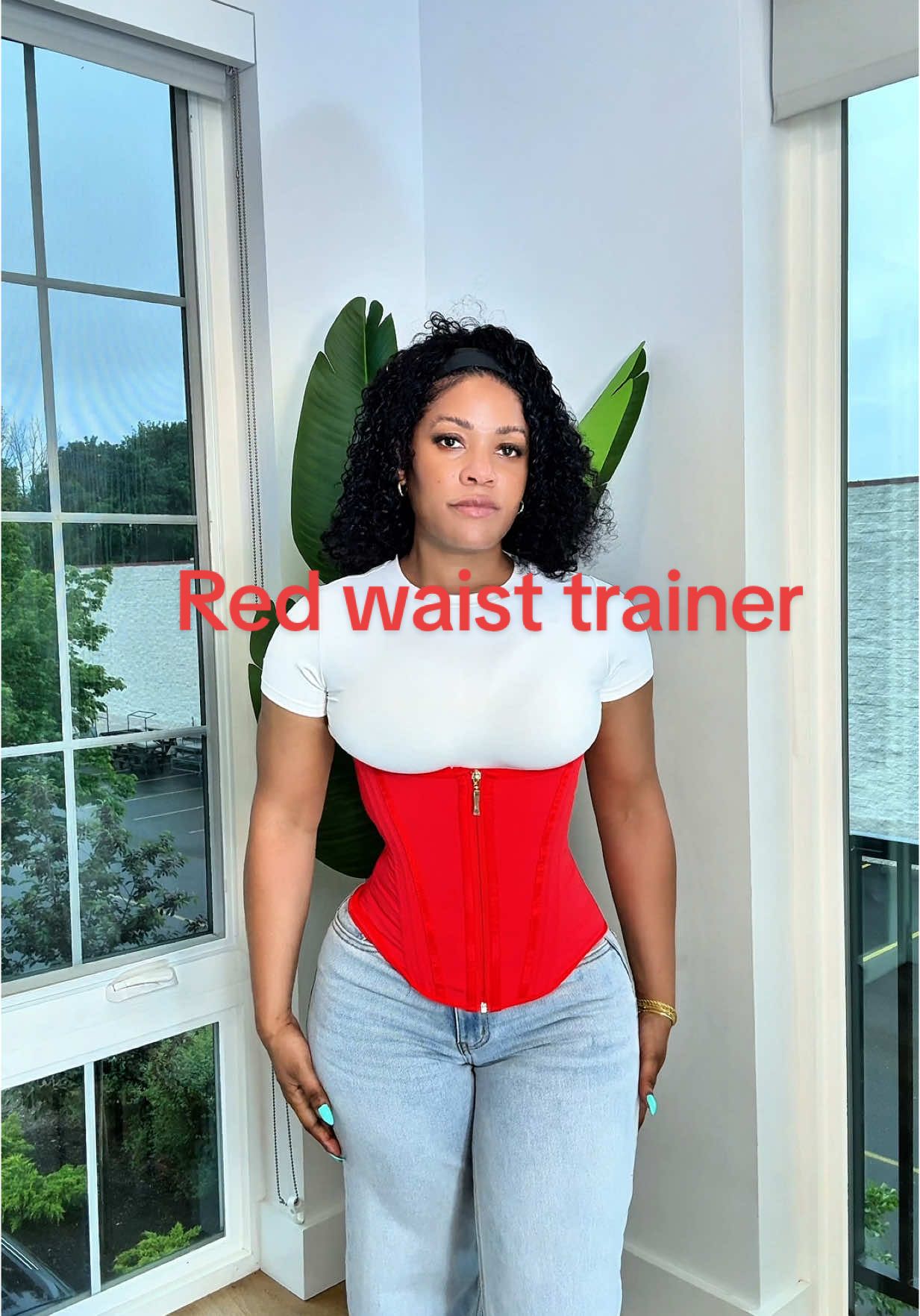 The red waist trainer is a need! ❤️ #waisttrainer #waisttrainingjourney #snatchedwaist #shapewear #highcompression #faja #cinturadeavispa 