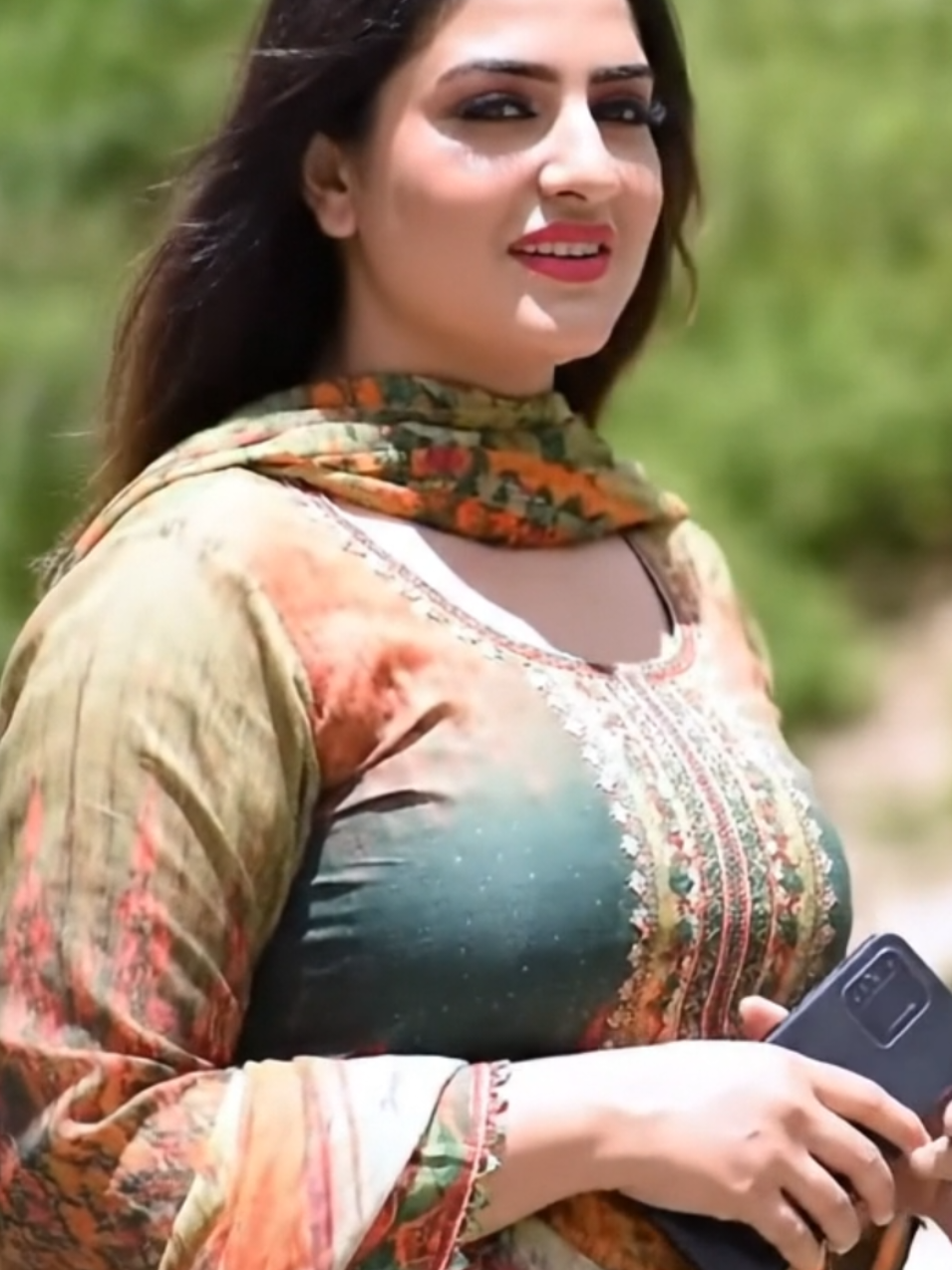 Me and my sister❤️ . #creatorsearchinsights #2025trends #viralcontent #tiktoktips #goviral  #millionViews #slowmo #slowmoqueen #slowmotion #viralgirl #tiktokviral #musiclover #hindisongs #WhatsappStatus #poetrylover #urdupoetry #greenscreenvideo #100k #100kviews @tiktok creators @TiktokPakistanOfficial @tiktokglobal