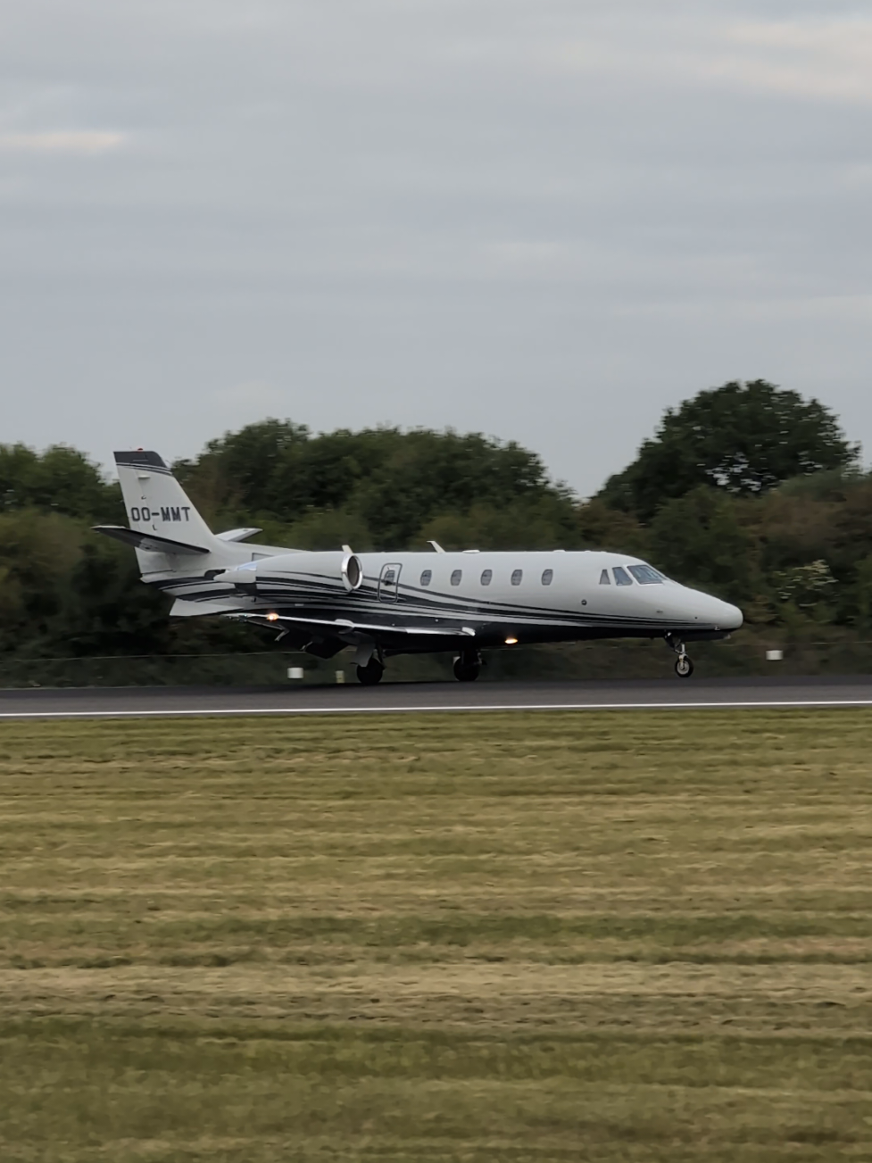 Private Cessna Citation XLS arriving from Kortrijk, Belgium onto Runway 05R at MAN  #manchesterairport #planespotting #fyp #aviation #viralvideos #cessna #private 