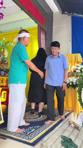 Nghệ sĩ Bảo Trí đến viếg lễ tag Vợ Ns Vũ Thanh xúc động